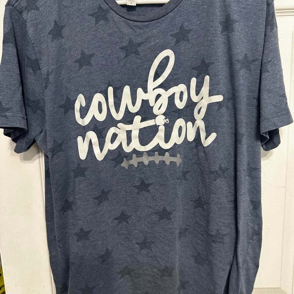 Gildan Women's Blue and Navy T-shirt